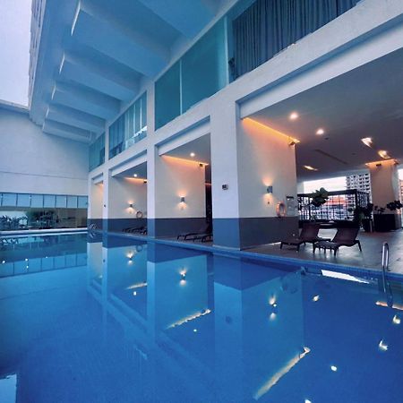 Lux Suites Kl City Pavilion Bukit Bintang With Infinity Pool Kuala Lumpur Luaran gambar